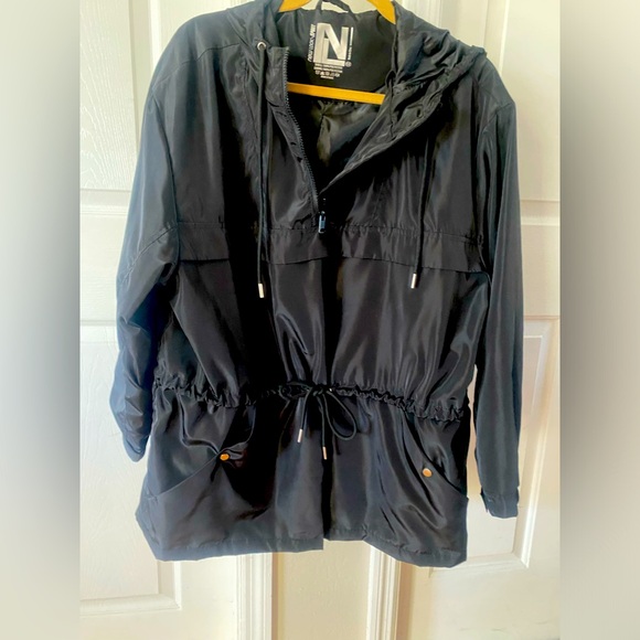 New Look Sport jacket/windbreaker. Women’s size 1X. Excellent condition. - Picture 4 of 4